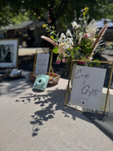Gift table for cards and gifts